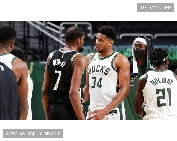 字母哥冲击禁区，空间被强行打开